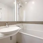 Hotel Apollinaire Paris