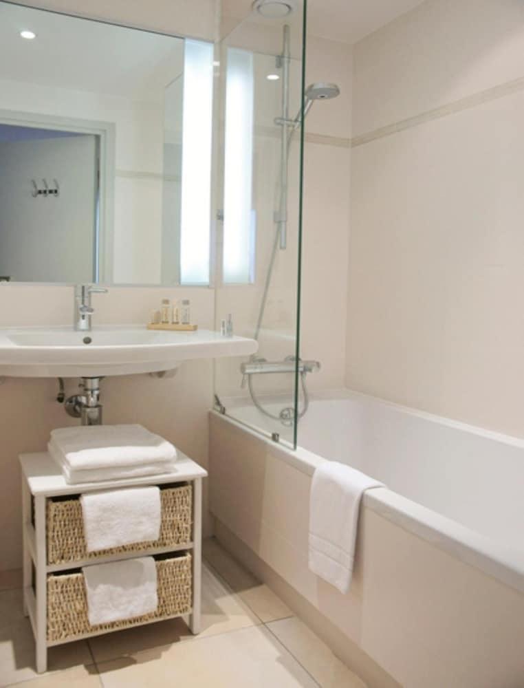 Hotel Apollinaire Parigi