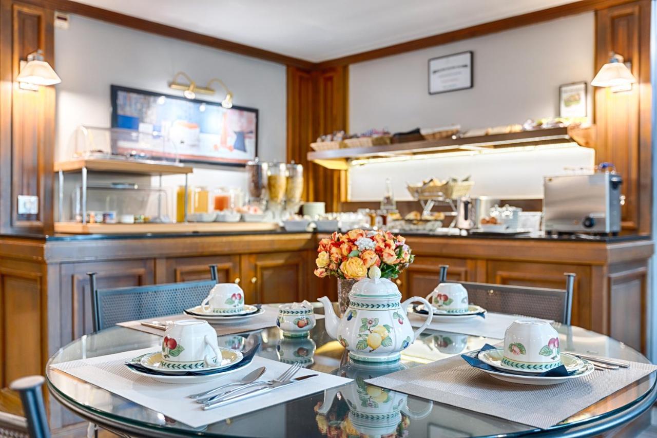 Hotel Apollinaire Parigi
