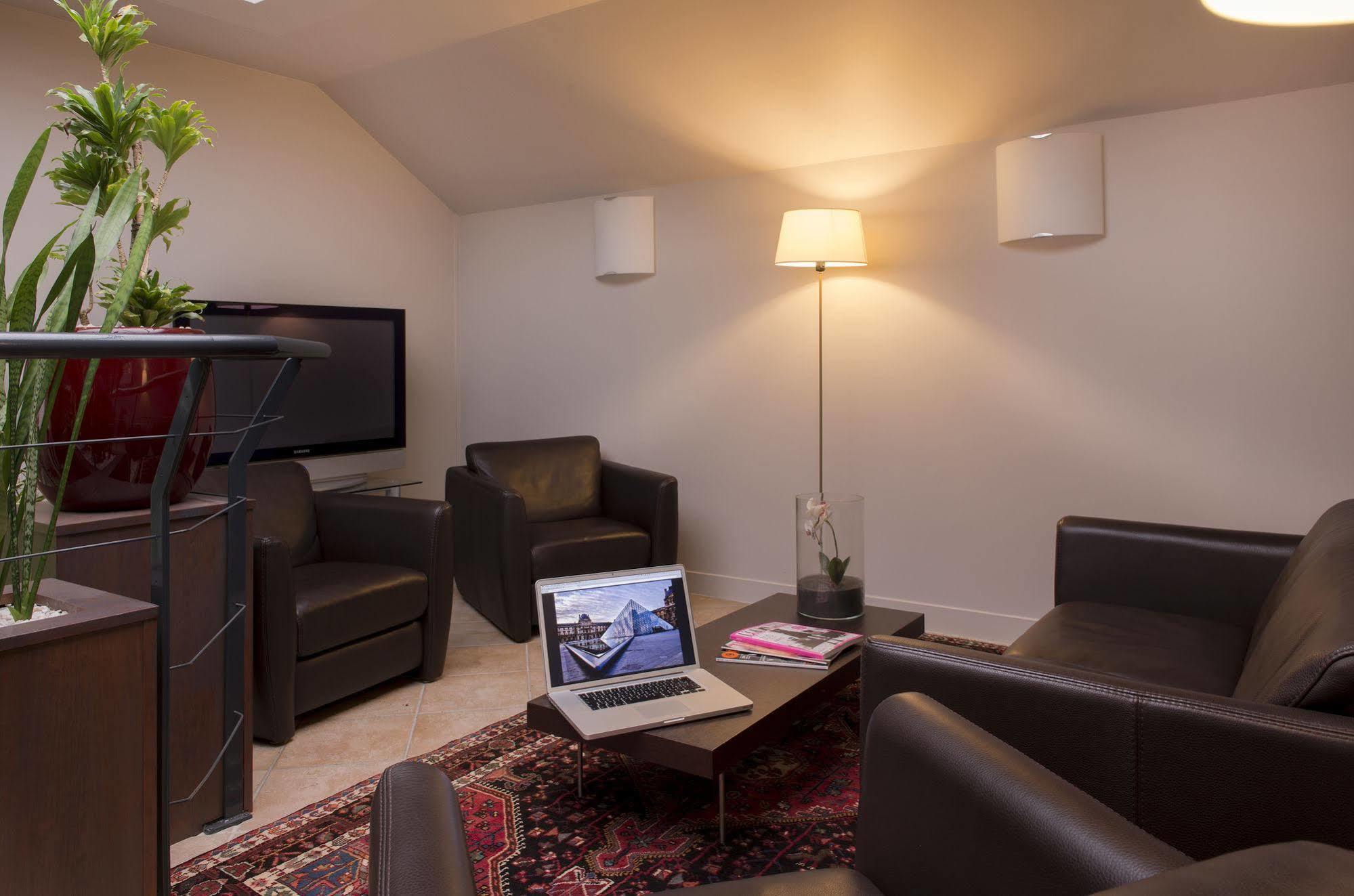 Hotel Apollinaire Parigi